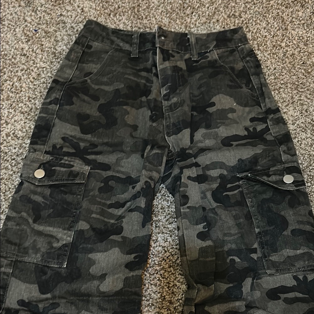 Women’s Camouflage Cargo Pants